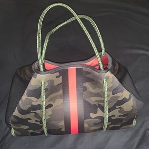 Haute Shore bag with detachable pouch